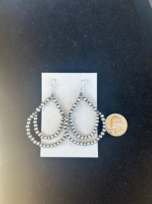 Sterling silver pearl chandler